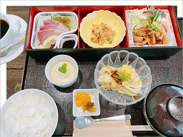 ながうら定食